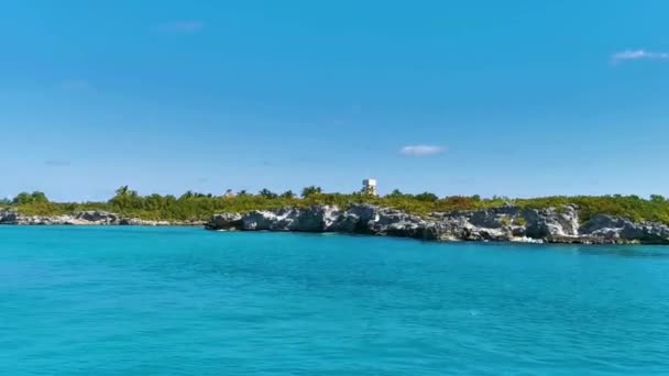 Erstaunliches Landschaftspanorama Mit Türkisblauen Wasserpalmen Blauem Himmel Und Dem Natürlichen — Stockvideo