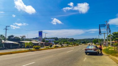 Mazunte Oaxaca Meksika 23 numara. Kasım 2022 Otoyol Otoyolu Otoyolu Araçları Mazunte Oaxaca Meksika 'da.