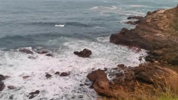 Punta Och Playa Cometa Solnedgång Med Vågor Klippa Klippor Berg — Stockvideo
