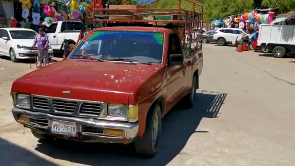 Puerto Escondido Oaxaca Mexiko März 2023 Verschiedene Mexikanische Pick Trucks — Stockvideo