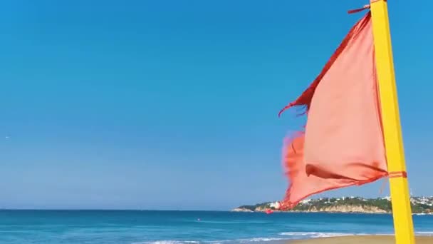 Röd Flagg Simning Förbjudna Höga Vågor Zicatela Puerto Escondido Mexiko — Stockvideo
