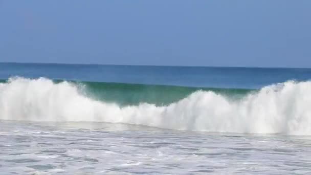 Extremt Stora Kraftfulla Surfarvågor Stranden Zicatela Puerto Escondido Oaxaca Mexiko — Stockvideo