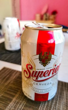 Üstün Karayip bira kutuları Quintana Roo Mexico 'daki Playa del Carmen' den 6 paket.