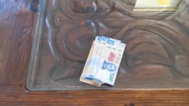 Playa del Carmen Quintana Roo Mexico 01. Mayıs 2024 Meksika pezosu Playa del Carmen Quintana Roo Meksika 'da 500 kağıt para.