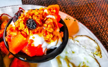 Kahvaltıda karpuz, karpuz, ananas, kavun, mango, muz, Playa del Carmen Quintana, Roo Mexico..