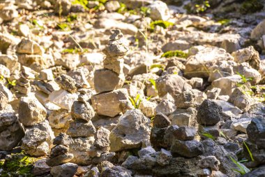 Xaman Ha Maya arkeolojik inşaat tapınakları Playacar Playa del Carmen Quintana Roo 'daki kireçtaşı kaya taşlarından yapılmış binalar..