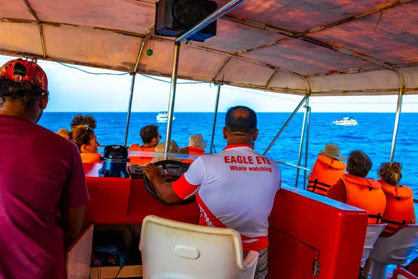 stock image Mirissa Beach Southern Province Sri Lanka 19. March 2018 Boat trip catamaran ship tour blue whale tourists people and sea ocean and water in Mirissa Beach Matara District Southern Province Sri Lanka.