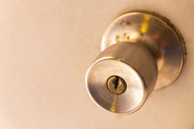 Playa del Carmen Quintana Roo Meksika 'nın metal kapısındaki anahtar deliği.