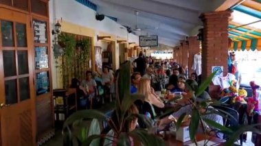 Puerto Escondido Oaxaca Meksika 20. Ocak 2023 Zicatela Puerto Escondido Oaxaca Meksika 'da insanların inşa ettiği ünlü restoran ve kafe..