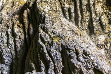 Tham Chang Jang Karst mağarası. Güneydoğu Asya 'daki Vang Vieng Vientiane Eyaleti Laos' taki kireçtaşı kayaları detaylarıyla dolu..