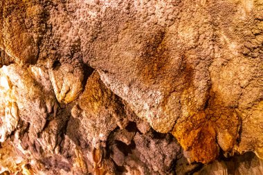 Tham Chang Jang karst mağarası. Güney Asya 'daki Vang Vieng Vientiane Vientiane Eyaleti Laos' ta kireçtaşından kayalarla aydınlık ve aydınlık..