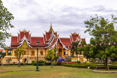 Pha Bu Luang altın stupa ve Ho Thammasapha tapınağı Vientiane Laos, Güneydoğu Asya.