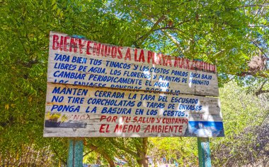 Zicatela Puerto Escondido Oaxaca 'da imza ve bilgi panosu..