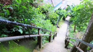 Güneydoğu Asya 'daki Koh Phi Phi Don Adası' ndaki merdivenlerden yukarı, Ao Nang Amphoe Mueang Krabi Tayland 'a..