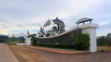 Ao Nang Krabi Tayland 19 numara. Ekim 2018 Güneydoğu Asya 'da Ao Nang Koşu Stadyumunun giriş kapısı Ao Nang Amphoe Mueang Krabi Tayland.