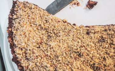 Leherheide Bremerhaven Bremen Almanya 'sında lezzetli vejetaryen tohumu ve çikolatalı kek.