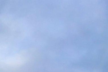 Leherheide Bremerhaven Bremen Almanya 'sında kışın mavi ve bulutlu gökyüzü.