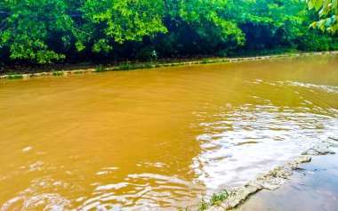 Tulum Quintana Roo Mexico 'da büyük yağmur suyu seli.