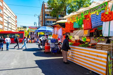Centro Historico Mexico City 14 numara. Şubat 2021 Pazar satış mağazaları ve insanlar Centro Historico Mexico City.