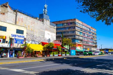 Centro Historico Mexico City 07. Şubat 2021 Yolları İnsanlar trafik trafik ve modern binalar Centro Historico Mexico City.