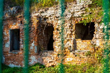 Eski Brest Kalesi duvar ve kapılar inşa ediyor Leninskiy Rayon Brest İlçe Brest Bölgesi Belarus 'ta kaybolan doğa kalıntıları.