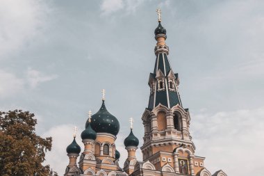 Brest Brest Bölgesi Belarus 26. Eylül 2020 Leninskiy Rayon Brest İlçe Brest Bölgesi 'nde mavi soğan kubbesiyle ünlü Aziz Nicholas Kilisesi Katedrali.