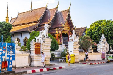 Chiang Mai Amphoe Mueang Chiang Mai Tayland 30 numara. Ekim 2018 Wat Chang Taem Budist tapınağı. Güneydoğu Asya 'da Chiang Mai Tayland' da heykeller yapıyorlar..