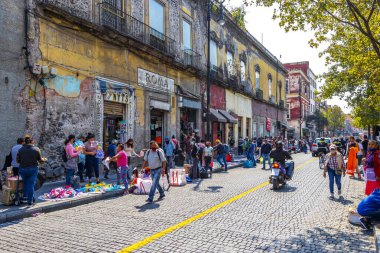 Centro Historico Mexico City 10 numara. Şubat 2021 Pazar satış mağazaları ve insanlar Centro Historico Mexico City.