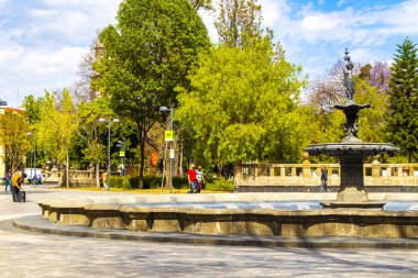 Mexico City, 11 numara. Şubat 2021 Centro Historico City Mexico 'daki Alameda Central Park' ta çeşme suyu mimarisi.