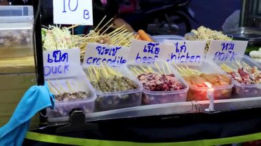 Chiang Mai Amphoe Mueang Chiang Mai Tayland 30 numara. Ekim 2018 'de, Chiang Mai Tayland' daki Ming Muang Marketi 'nde tavuk eti yendi..