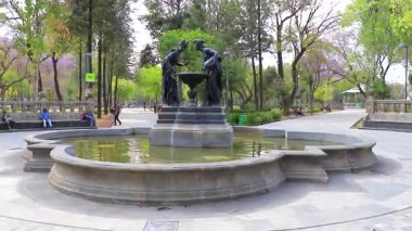 Mexico City, Mexico 10 'da. Şubat 2021 Centro Historico City Mexico 'daki Alameda Central Park' ta çeşme suyu mimarisi.