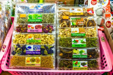 Chiang Mai Amphoe Mueang Chiang Mai Tayland 30 numara. Ekim 2018 'de, Chiang Mai Tayland' daki Ming Muang Pazarında yemek ve diğer mallar..