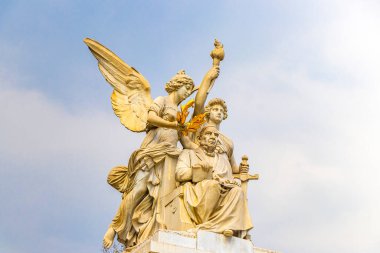 Mexico City, Mexico 10 'da. Şubat 2021 Hemiciclo a Benito Juarez Alameda Central Park 'ta ve Mexico City' nin merkezinde bir mimari başyapıt..