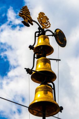 Centro Historico Mexico City, 11 numara. Şubat 2021 Güzel saat kulesi Centro Historico Mexico City 'de altın çan mimarisi ve binaları ile.