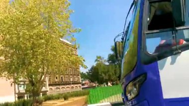 Centro Historico Mexico City 07. Şubat 2021 'de Centro Historico City Mexico' nun penceresinden bir araba taksisi manzarasıyla şehre doğru ilerlerken..