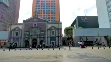 Centro Historico Mexico City 09. Şubat 2021 Yolları İnsanlar trafik trafik ve modern binalar Centro Historico Mexico City.