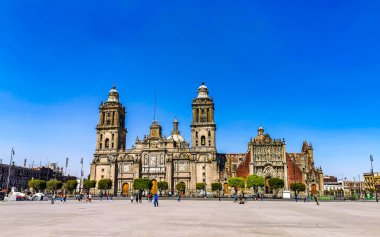 Centro Historico Mexico City 07. Şubat 2021 Mexico City Metropolitan Katedrali Centro Historico City 'nin merkezinde mavi gökyüzü olan bir Roma mimari başyapıtı inşa ediyor..