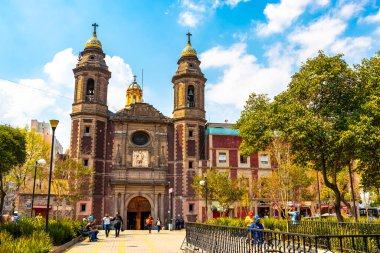 Centro Historico Mexico City 10 numara. Şubat 2021 Eski tarihi binalar Centro Historico City Mexico 'da kilise katedrali inşaatı.