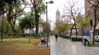 Centro Historico Mexico City 10 numara. Şubat 2021 Alameda Central Park mermer zemin patikaları Centro Historico Mexico City 'de.