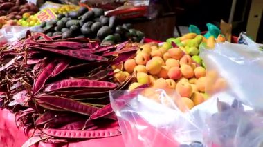 Centro Historico Mexico City 14 numara. Şubat 2021 Centro Historico City Mexico 'daki Gıda Pazarı' nda Yürüme ve Alım Ürünleri.