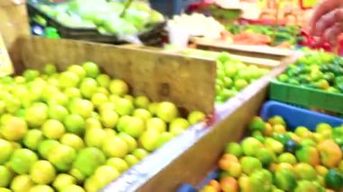 Centro Historico Mexico City 14 numara. Şubat 2021 Centro Historico City Mexico 'daki Market' te Meyve ve sebze alım-satımı.