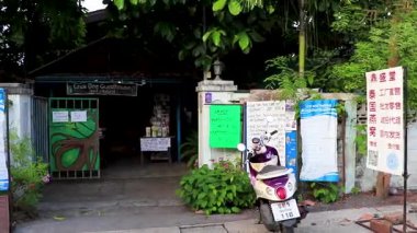 Chiang Mai Amphoe Mueang Chiang Mai Tayland 30 numara. Ekim 2018 Güneydoğu Asya 'da Chiang Mai Tayland' daki Cheap ve Dirty Hotel Hostel Room.