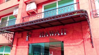 Pattaya Chon Buri Tayland Ekim 2018 Yedi Deniz Konağı Oteli konaklama yeri ve Hawaii Girişi Pattaya Bang Lamung Amphoe Chon Buri Tayland Güneydoğu Asya 'da.
