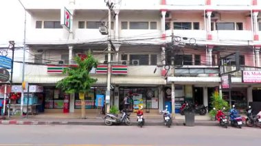 Pattaya Chon Buri Tayland 24. Ekim 2018 Meşgul Pattaya Şehri Turist Caddesi Araba Otomobili Motosikletler İnsanlar Skyline Gökdelen Binaları Pattaya Tayland 'da.