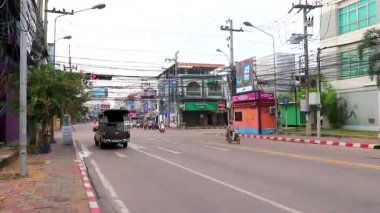 Pattaya Chon Buri Tayland 24. Ekim 2018 Meşgul Pattaya Şehri Turist Caddesi Araba Otomobili Motosikletler İnsanlar Skyline Gökdelen Binaları Pattaya Tayland 'da.