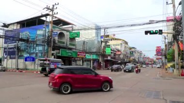 Pattaya Chon Buri Tayland 24. Ekim 2018 Meşgul Pattaya Şehri Turist Caddesi Araba Otomobili Motosikletler İnsanlar Skyline Gökdelen Binaları Pattaya Tayland 'da.