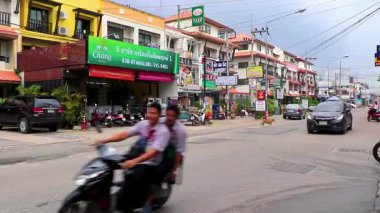 Pattaya Chon Buri Tayland 24. Ekim 2018 Meşgul Pattaya Şehri Turist Caddesi Araba Otomobili Motosikletler İnsanlar Skyline Gökdelen Binaları Pattaya Tayland 'da.