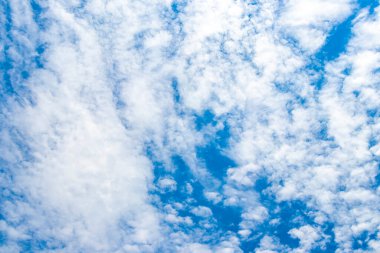 Rio de Janeiro Eyaleti Rio de Janeiro Brezilya 'da Hafif Küçük Pofuduk Bulutlarla Açık Mavi Gökyüzü.