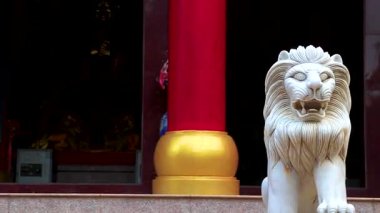 Pattaya Chon Buri Tayland 25. Ekim 2018 'de Pattaya Bang Lamung Amphoe Chon Buri Tayland' da Çin Tapınağı Tapınağı 'ndaki Çin Pavilyonu' nda Çin Tanrısı Heykeli dikildi..