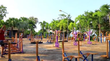 Pattaya Chon Buri Tayland 27 numara. Ekim 2018 Halk Spor Kulübü Açık hava eğitim ekipmanları Pattaya Bang Lamung Amphoe Chon Buri Tayland, Güneydoğu Asya.